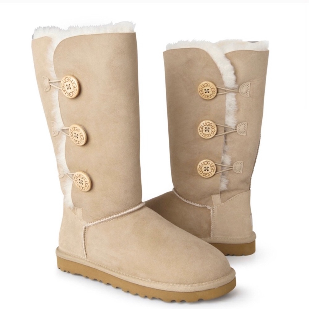 Ugg Australia size 6 tan K Bailey Button Triplet